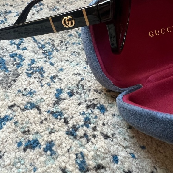 Gucci Cat-Eye Sunglasses - Picture 5 of 6